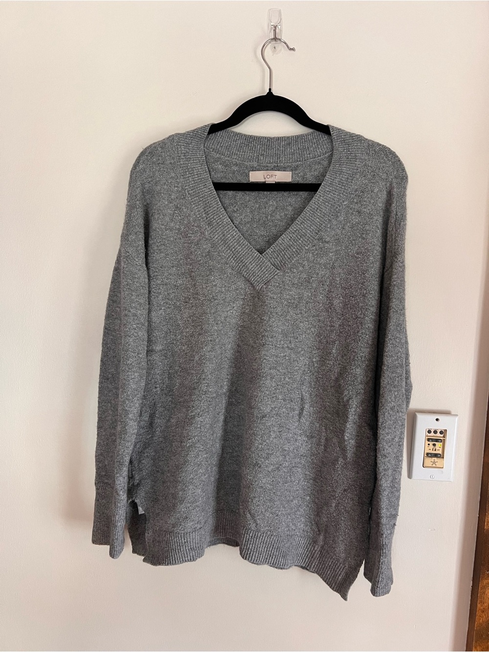 LOFT Heather Gray V-Neck Pullover Sweater